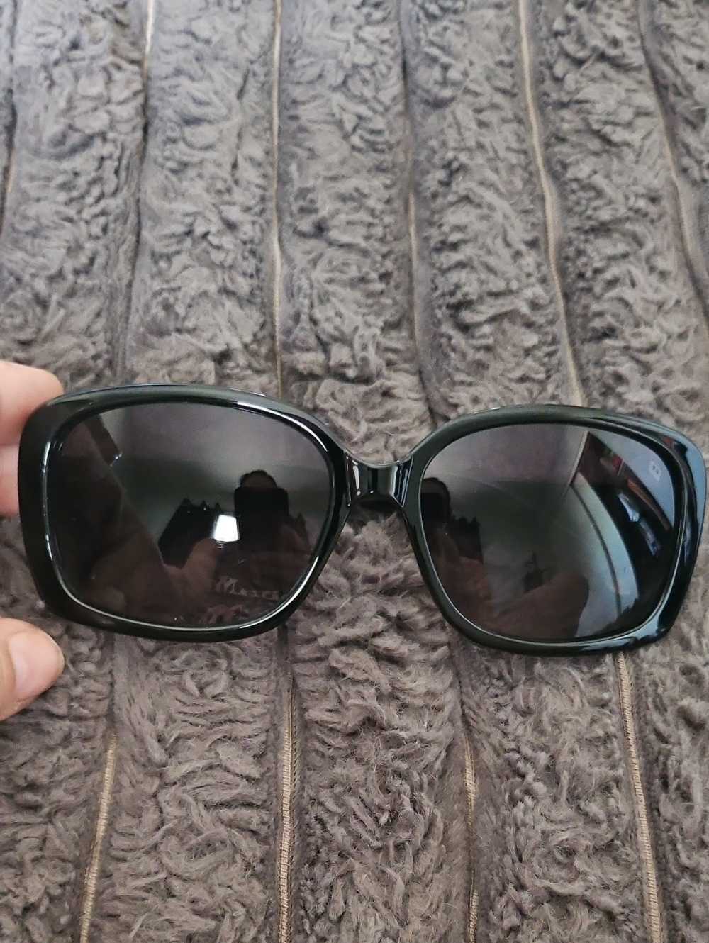 FOSSIL  VINTAGE. thick-frame rectangle Designer sunglasses. - Picture 6 of 8